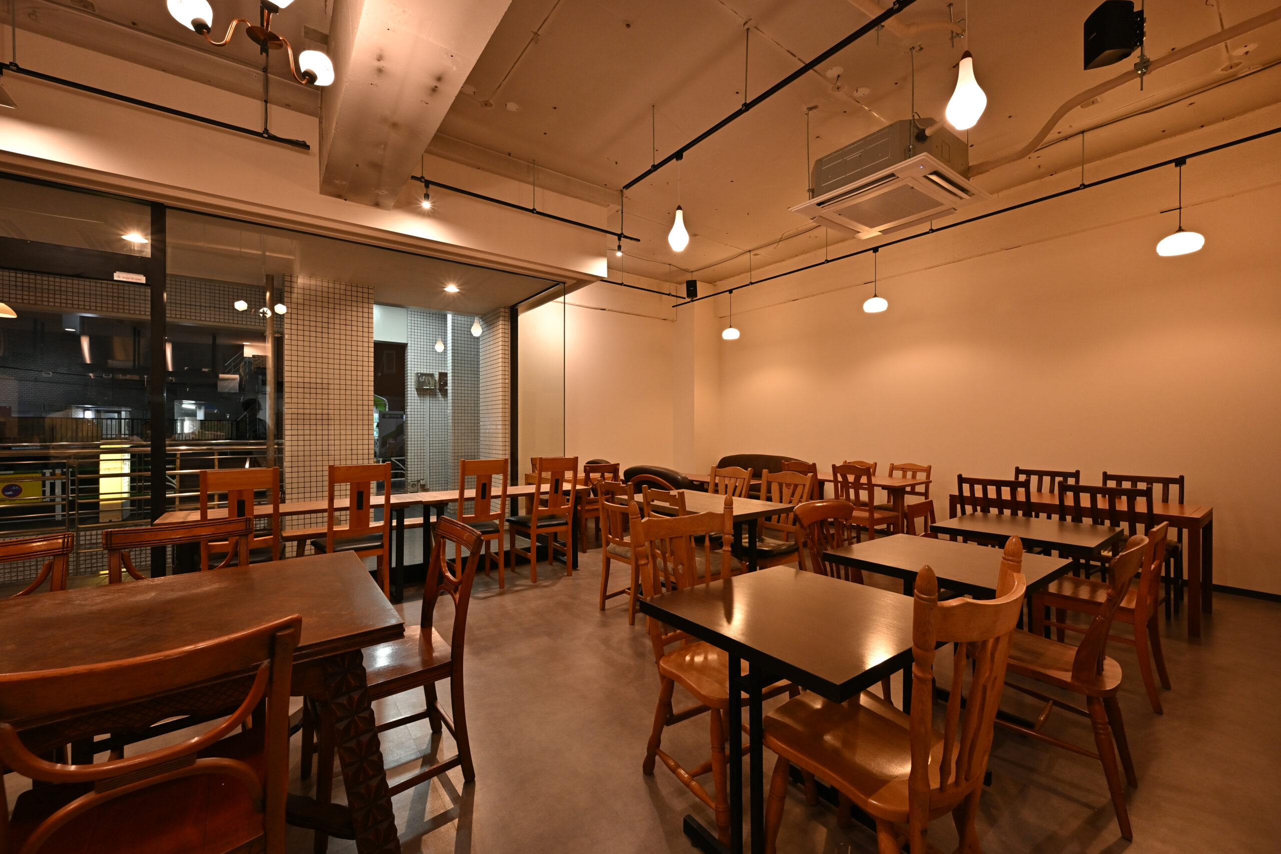 LULL SHIBUYA — 店内