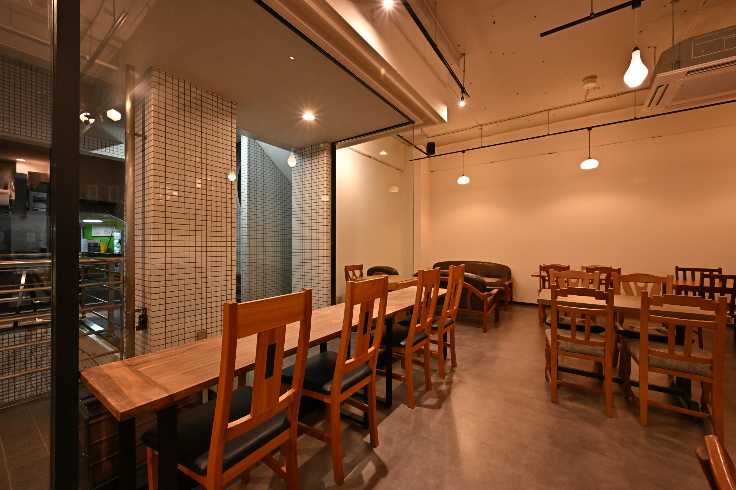 LULL SHIBUYA — 店内