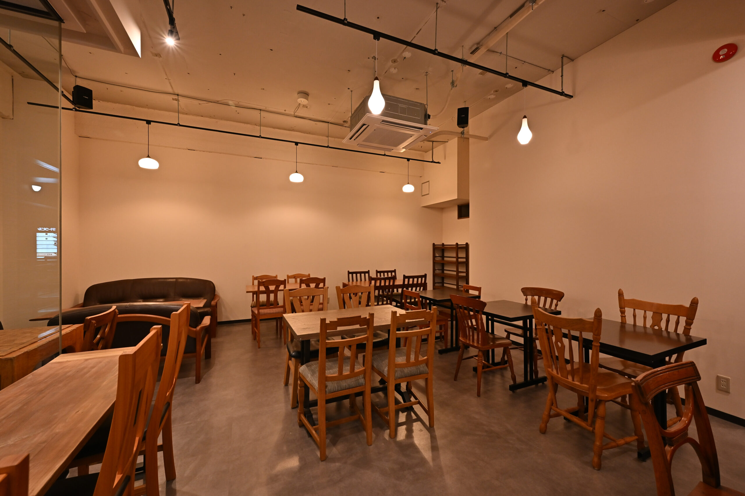 LULL SHIBUYA — 店内