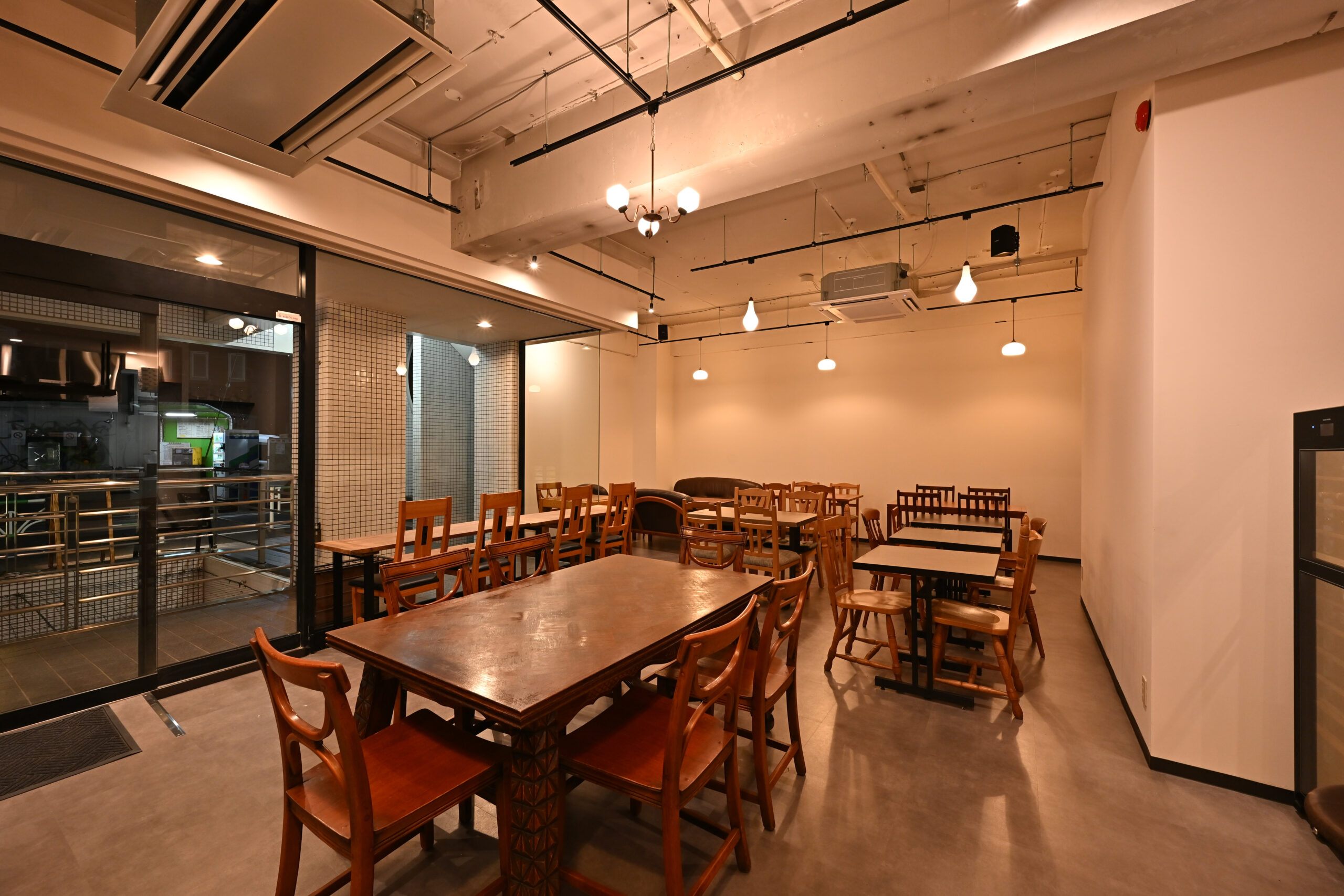 LULL SHIBUYA — 店内