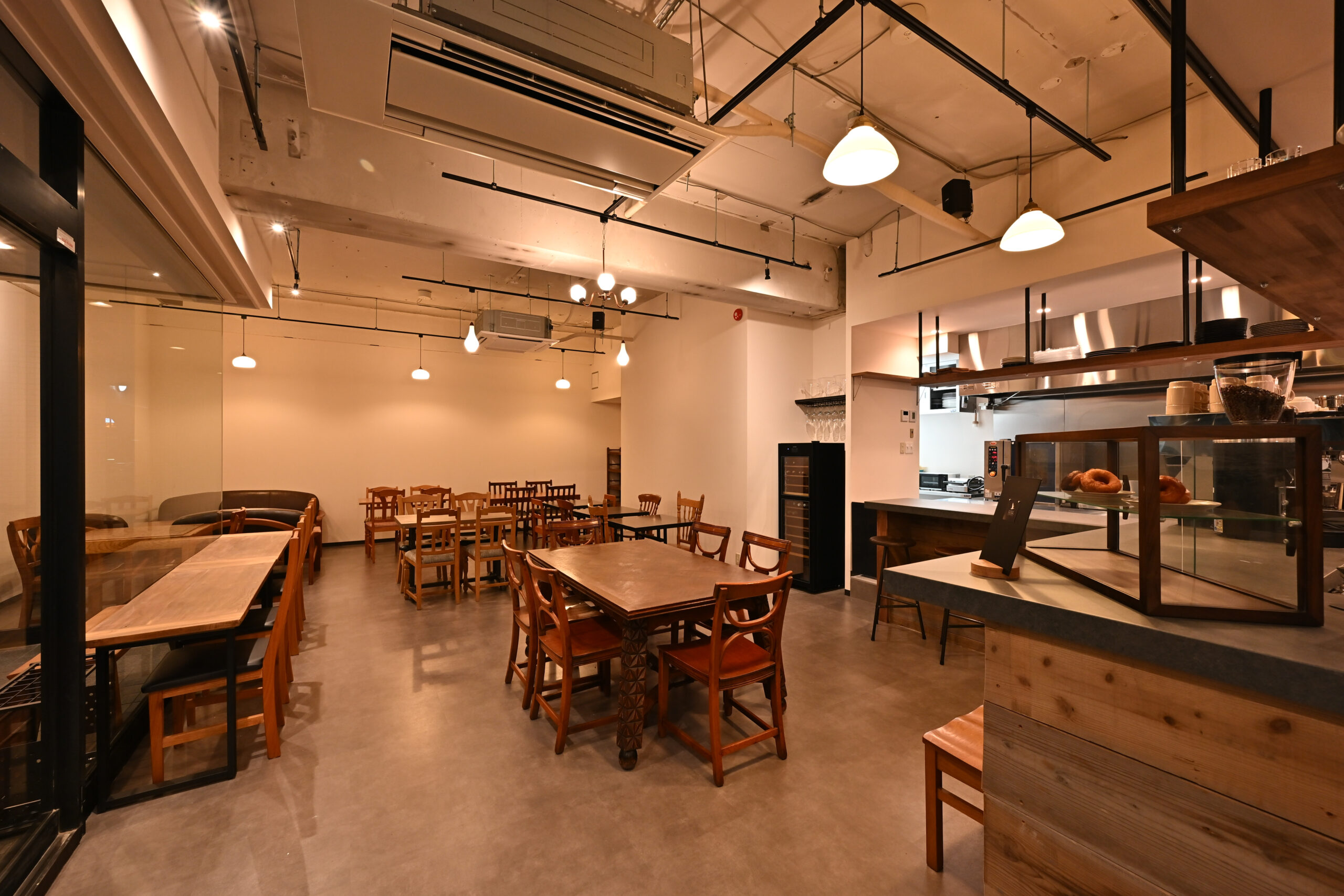 LULL SHIBUYA — 店内