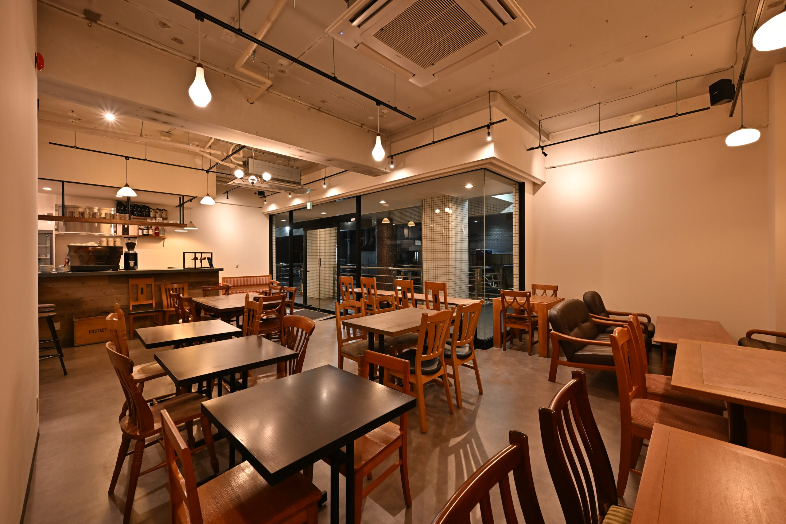 LULL SHIBUYA — 店内